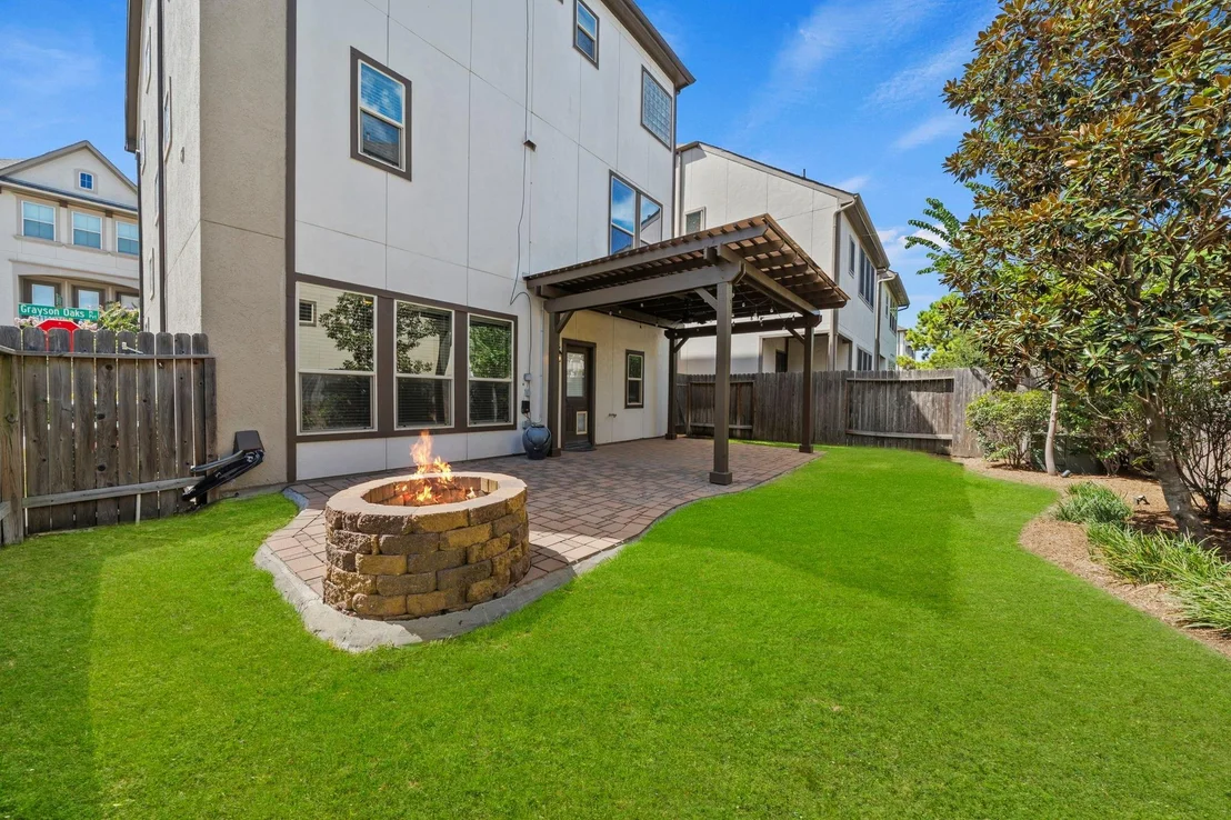 Photo of 1506 Grayson Oaks Place