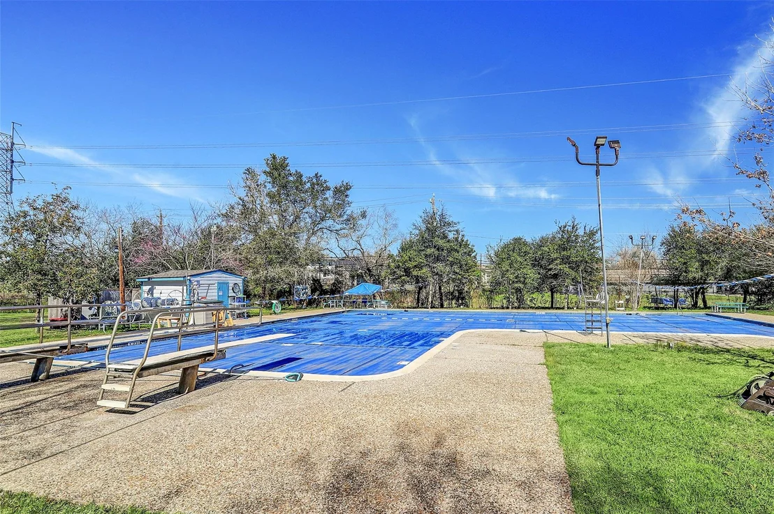 Photo of 4721 Kingfisher Drive