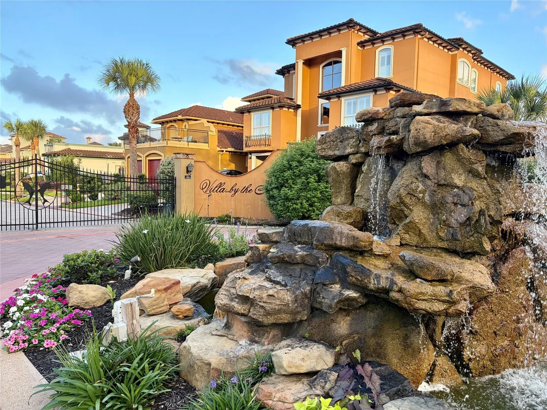 Photo of 537 Villa Drive