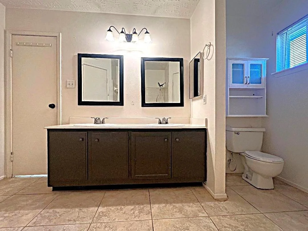 Photo of 13907 Flagstone Drive