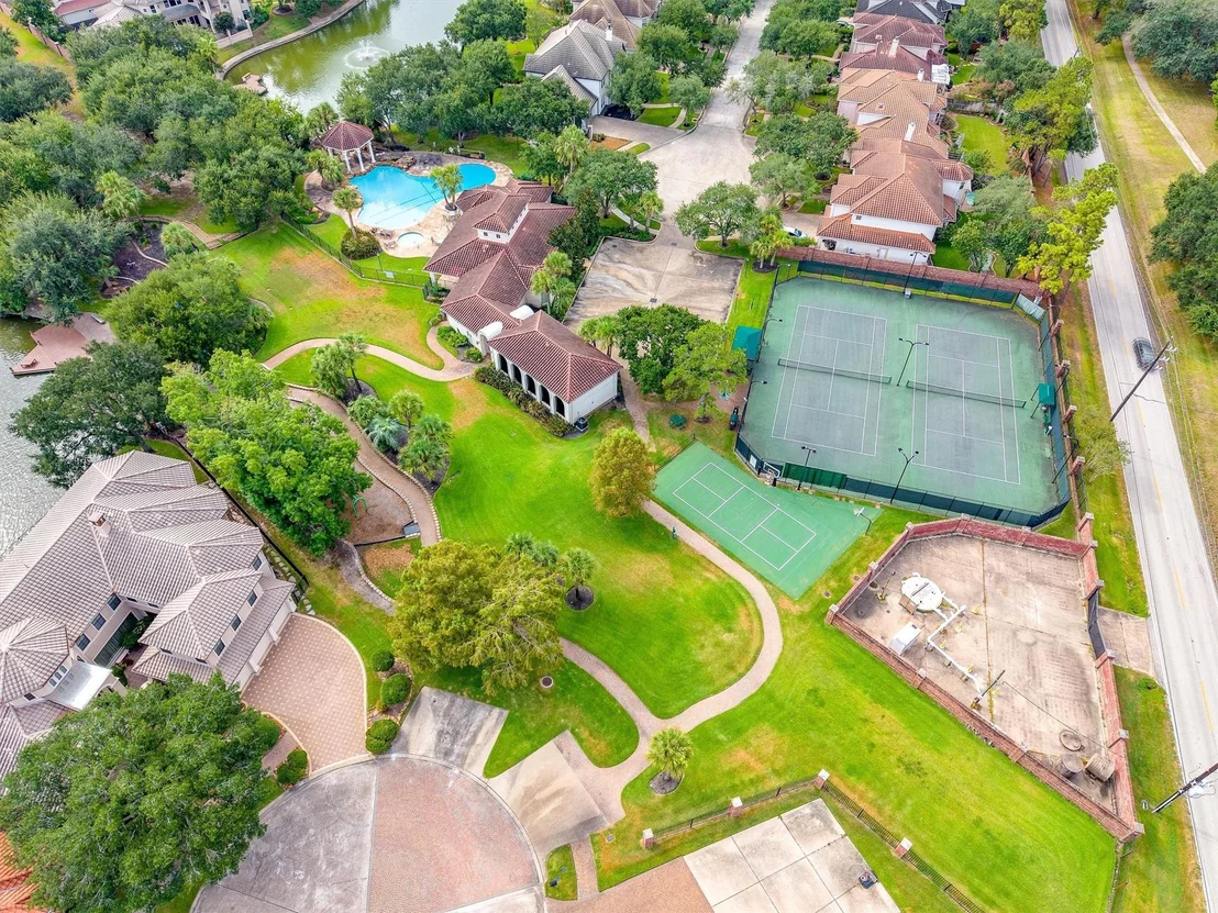 Photo of 19006 Windsor Lakes Drive