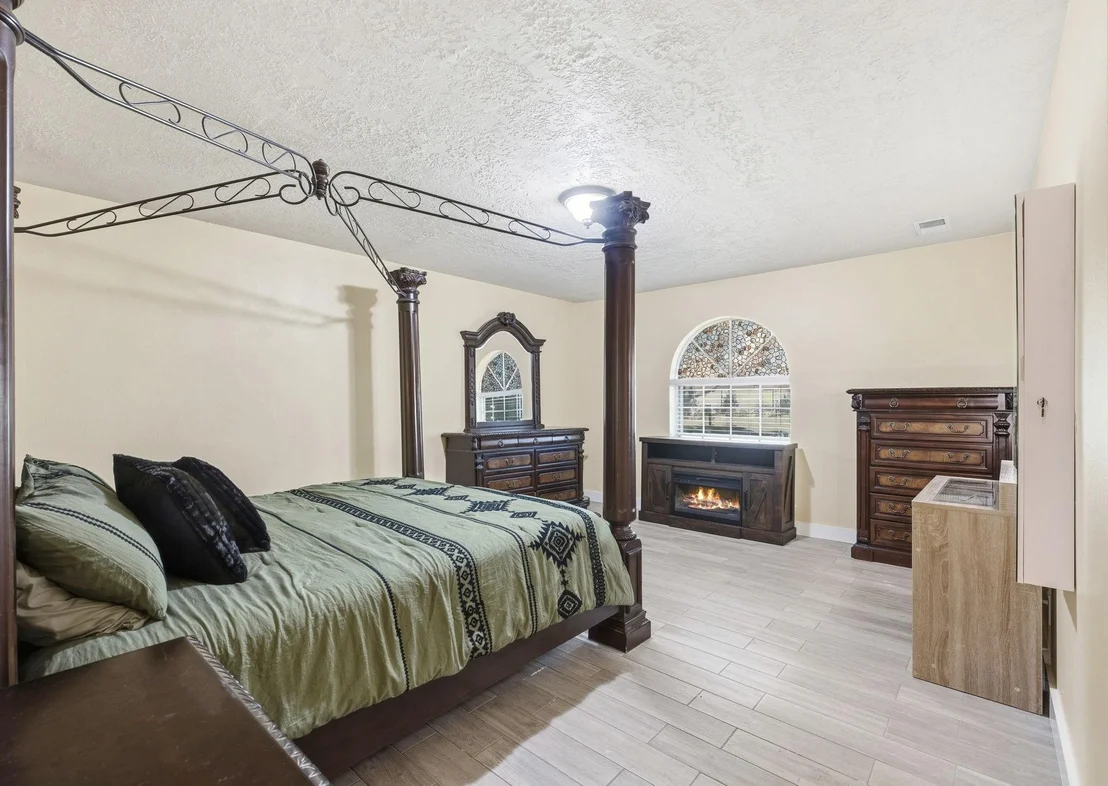 Photo of 17603 Loring Lane
