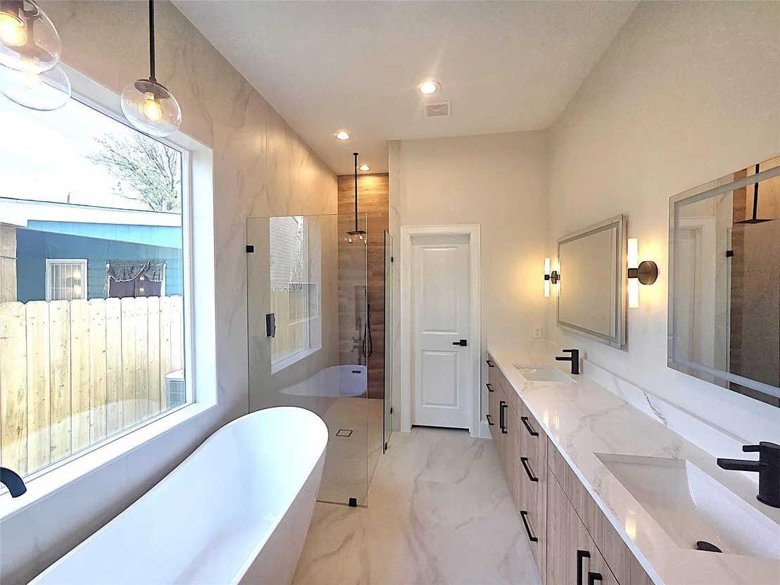 Photo of 1207 Collier Street
