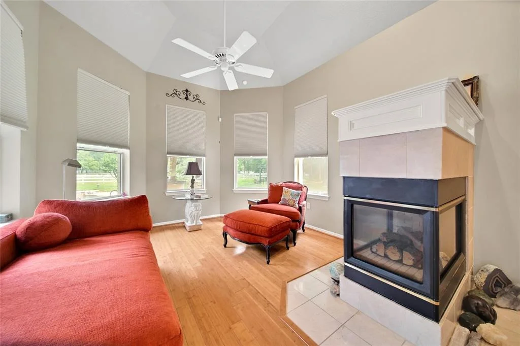Photo of 39602 Lago Drive