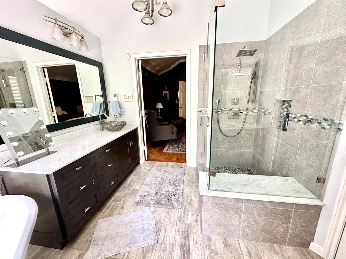 Photo of 8910 Everhart Lane