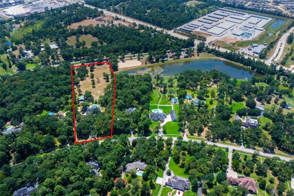 Photo of 39602 Lago Drive