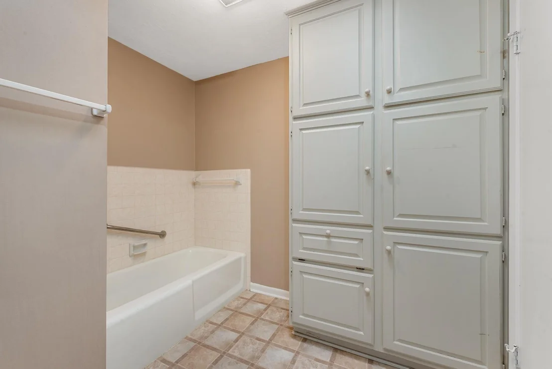 Photo of 2900 Broadmoor Drive