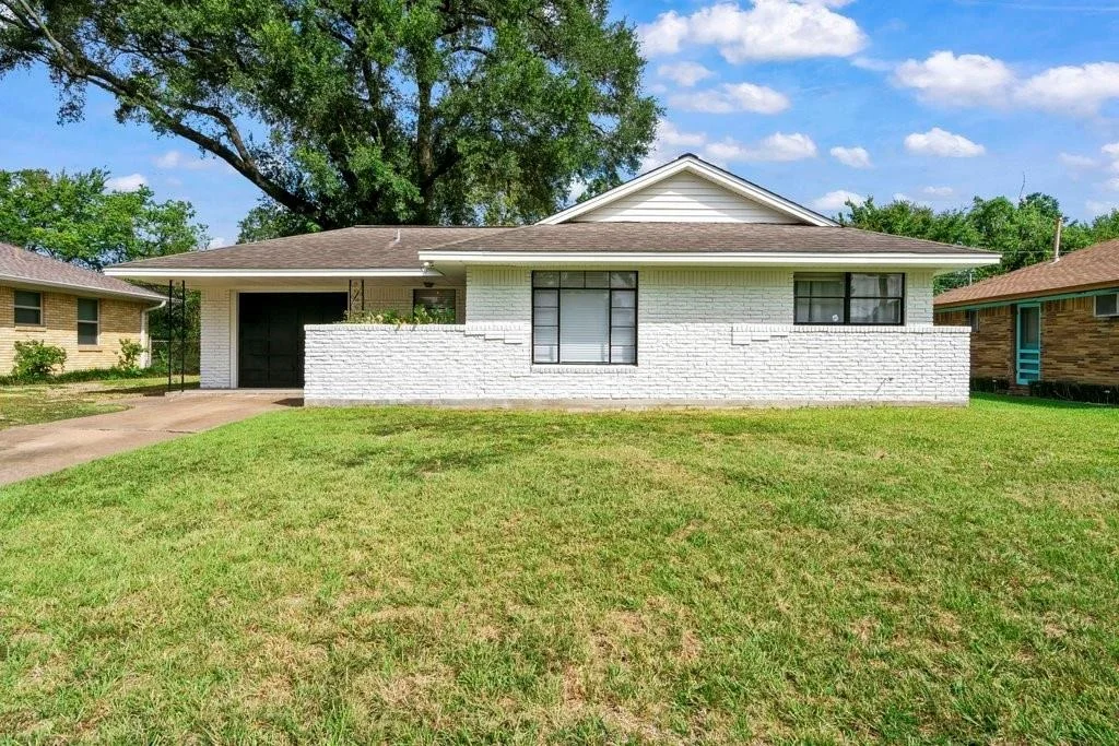 Photo of 1430 Stonecrest Drive
