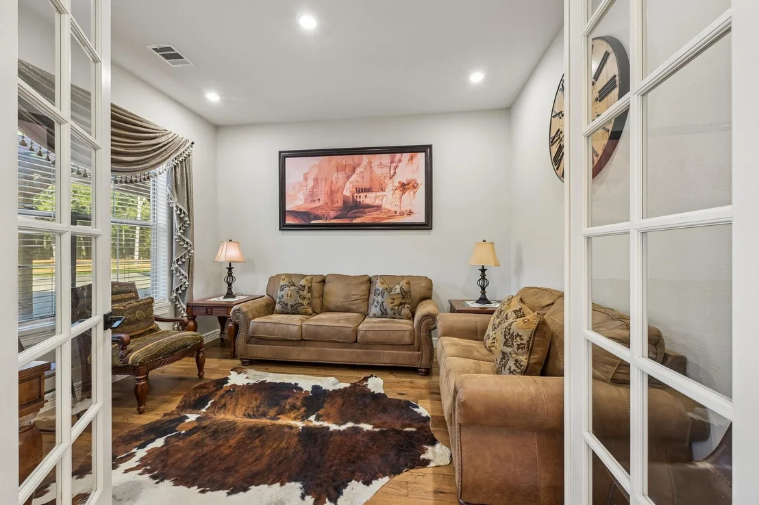 Photo of 33135 Willow Bend Road