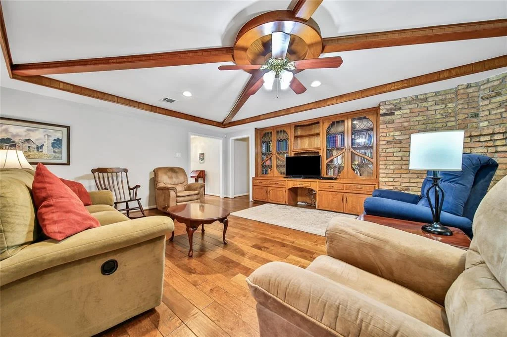 Photo of 1115 Thornton Road