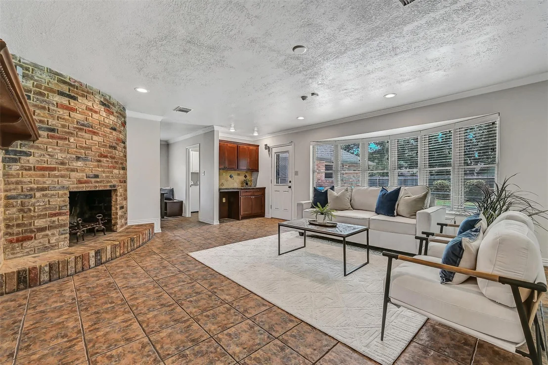 Photo of 705 Quaker Drive
