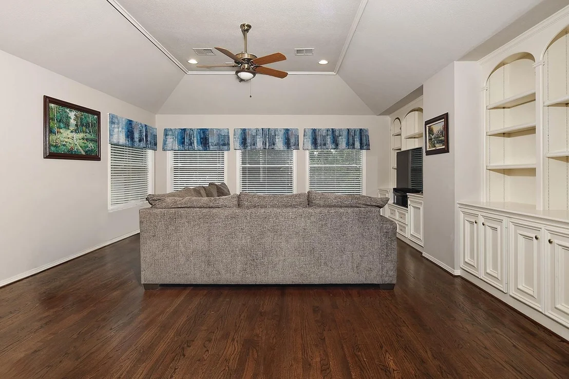 Photo of 23 Hillock Woods