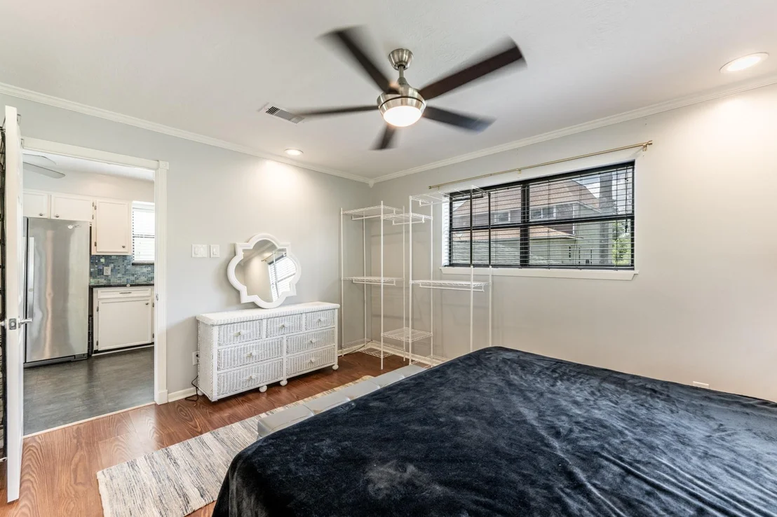 Photo of 180 W Lake Circle