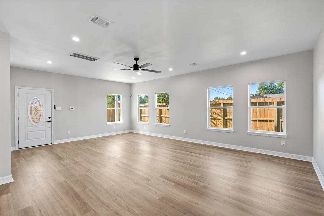 Photo of 813 Barbara Mae Street