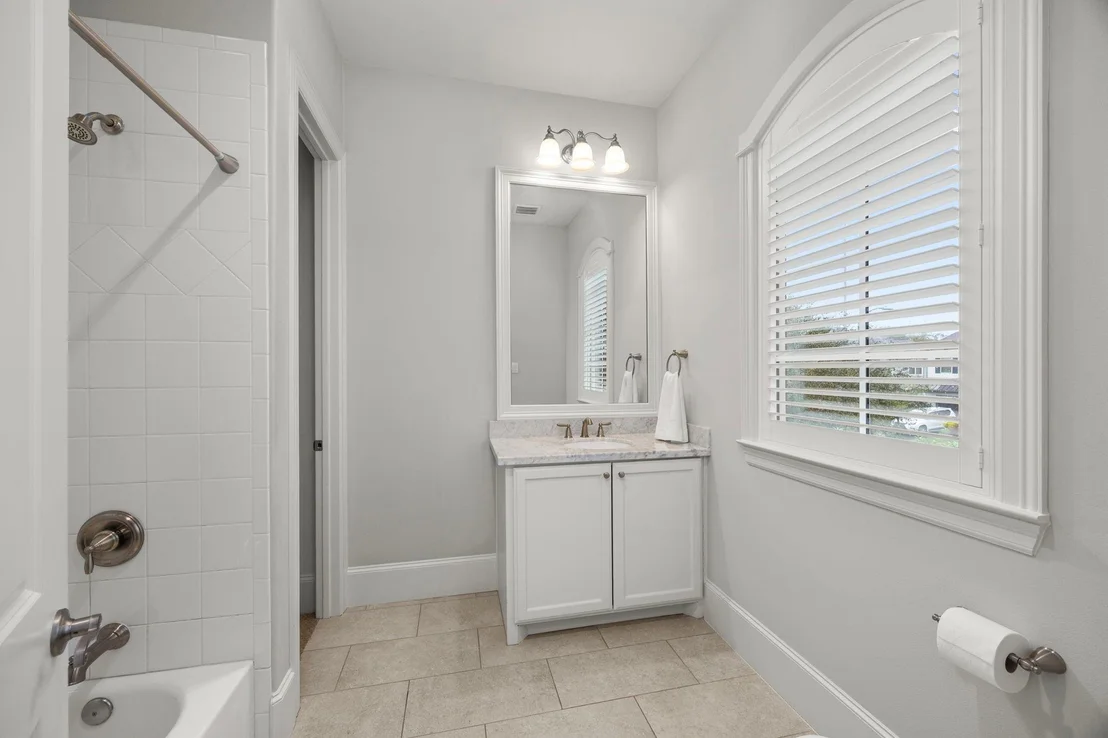 Photo of 1355 Chippendale Road