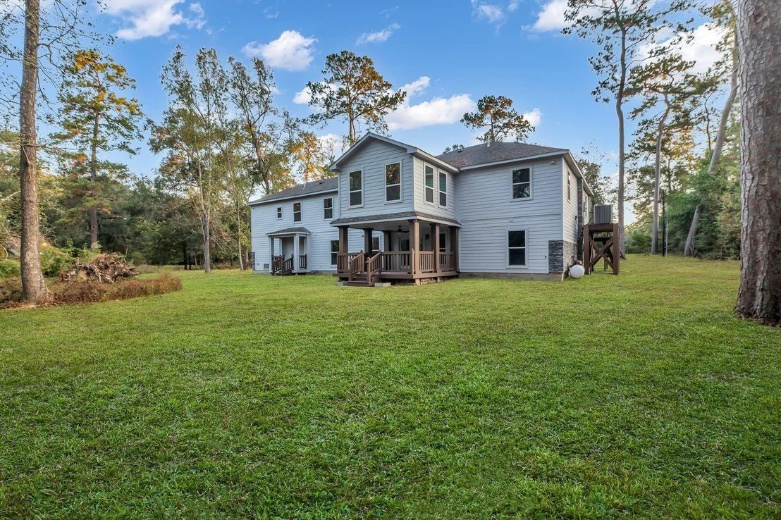 Photo of 83 White Oak Drive N