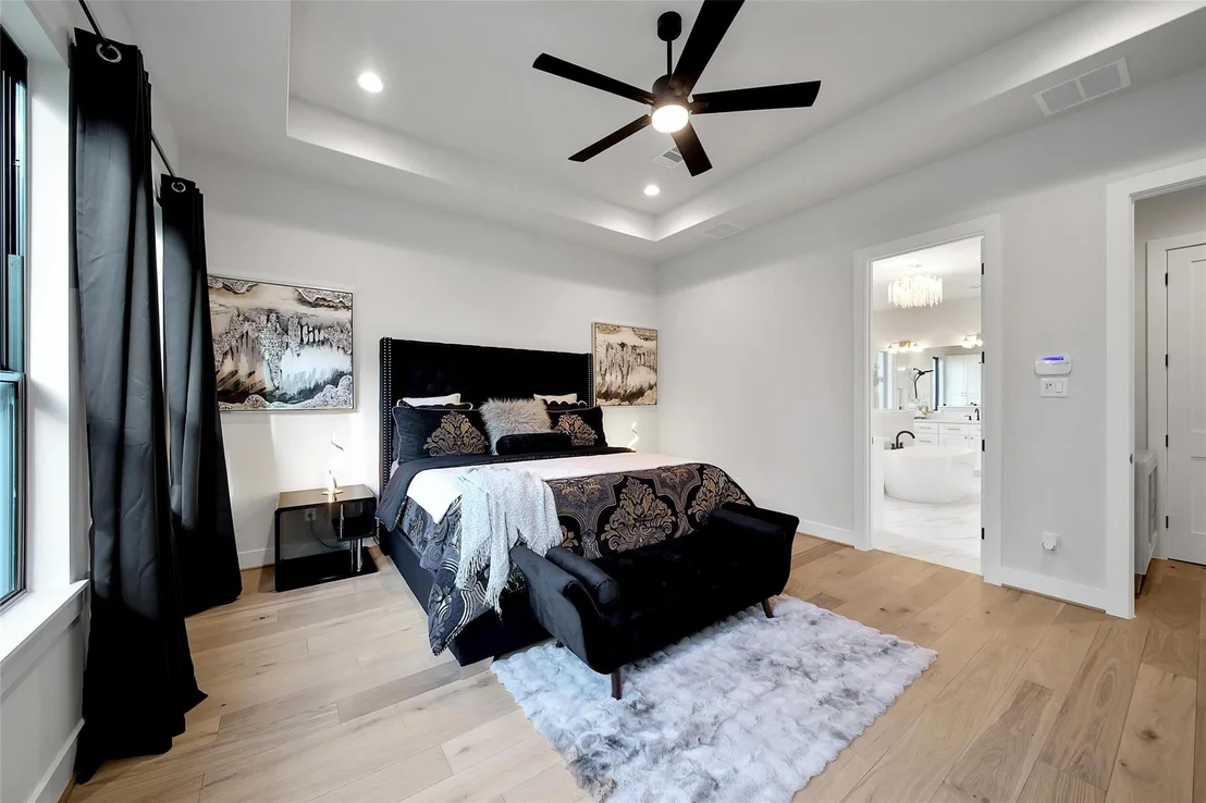 Photo of 16011 Bonjour Boulevard