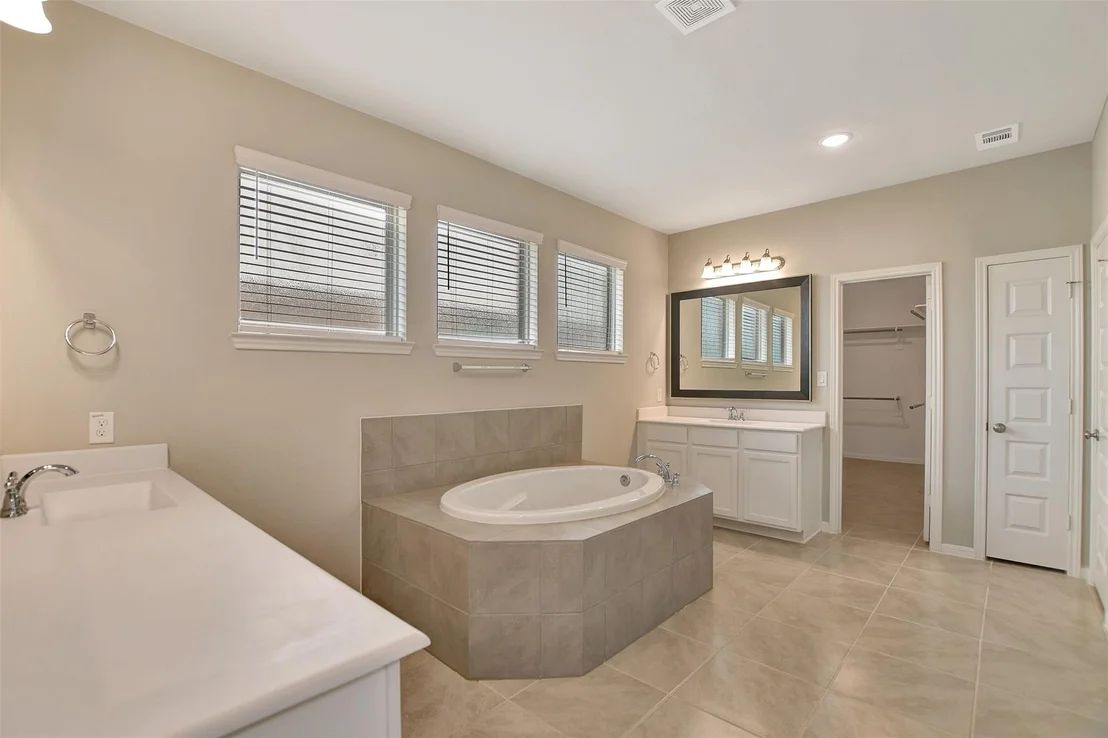 Photo of 246 Peninsula Point Drive