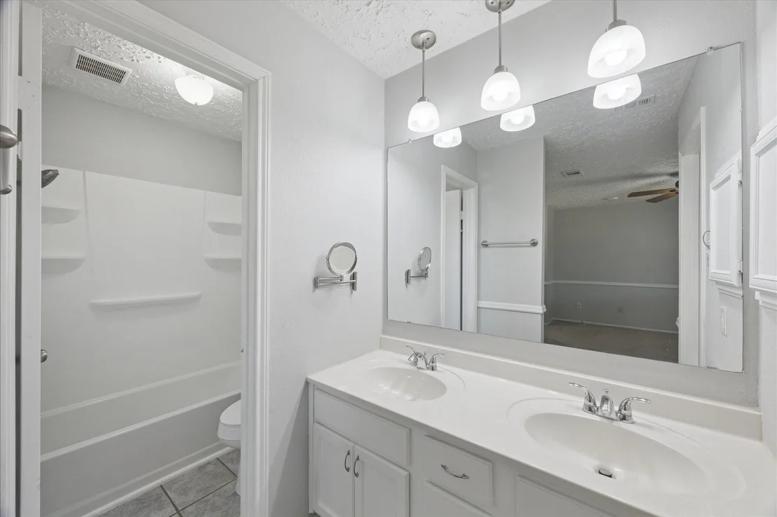 Photo of 439 Reseda Drive