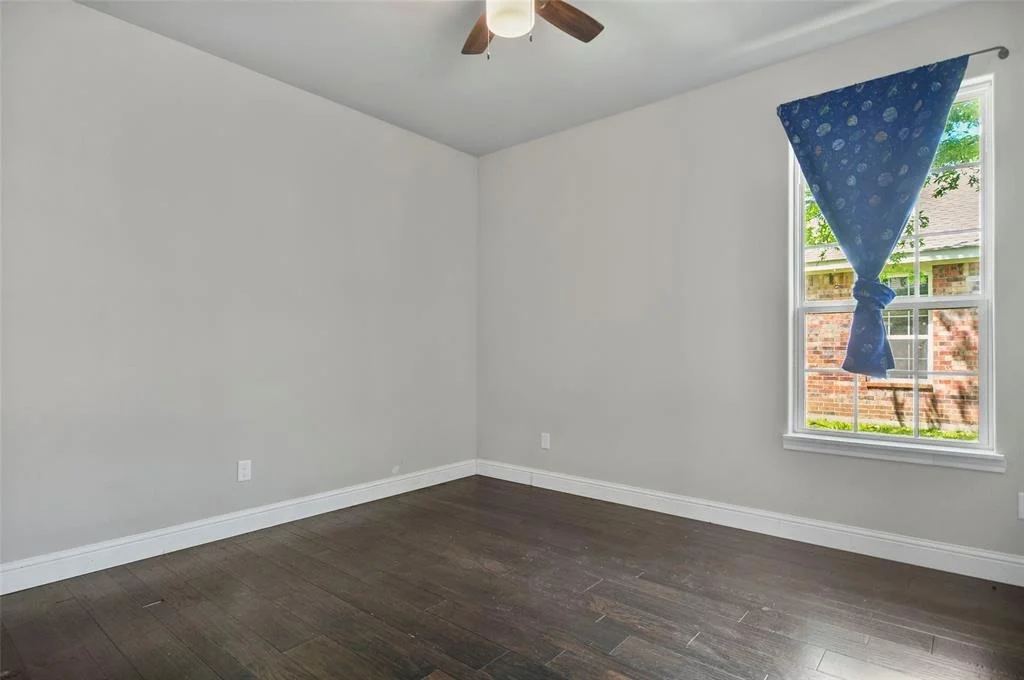 Photo of 431 Sabine Avenue