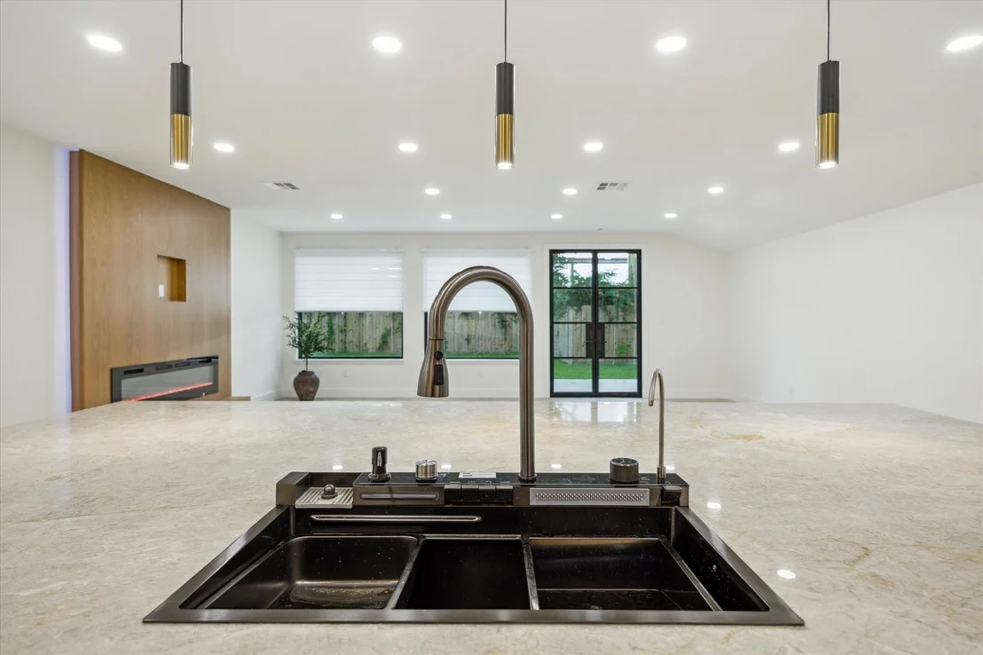 Photo of 1423 Mapleton Drive