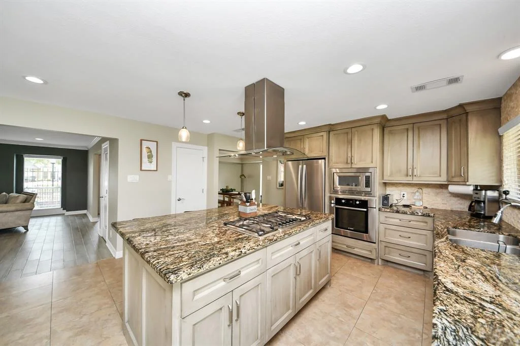 Photo of 415 Lakeside Estates Drive