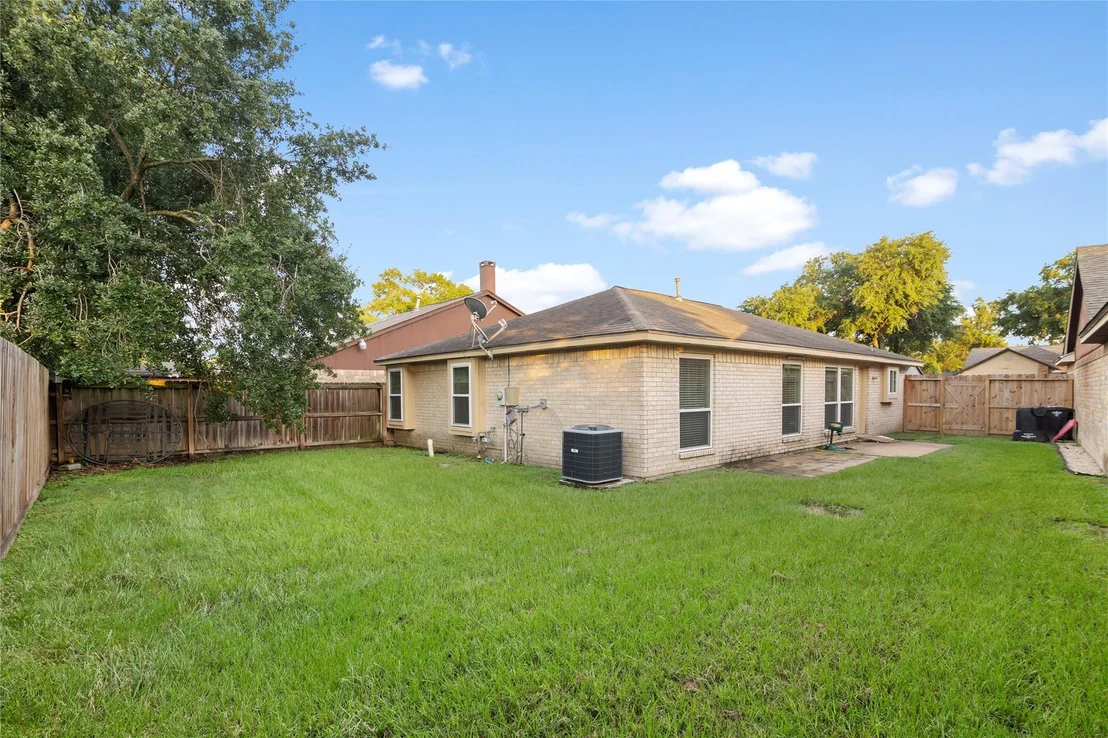 Photo of 19946 Mountain Dale Drive