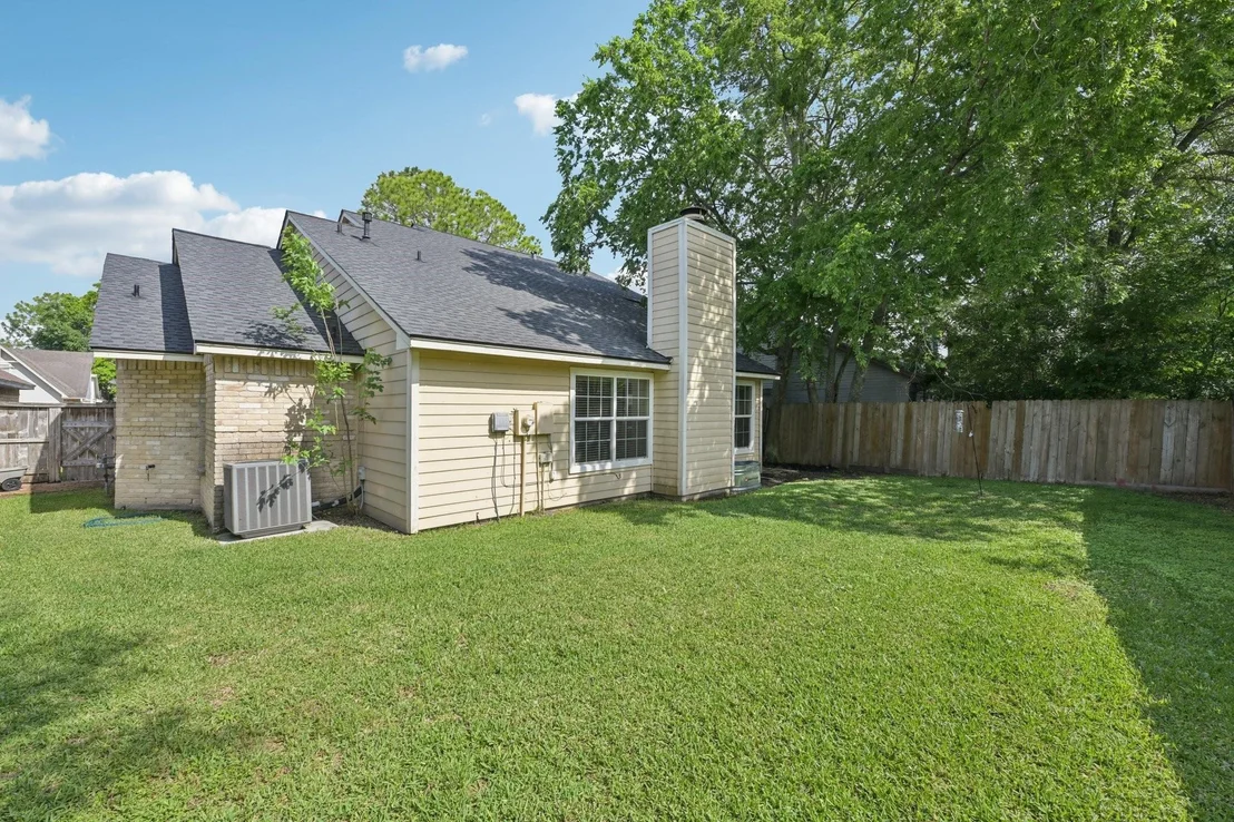 Photo of 3218 Knoll West Drive