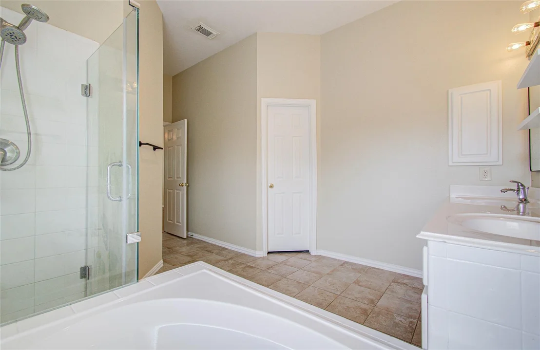 Photo of 18223 Heathridge Lane