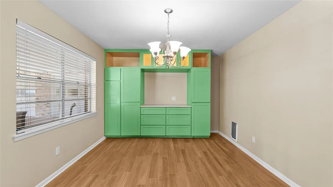 Photo of 1711 Woodhue Drive