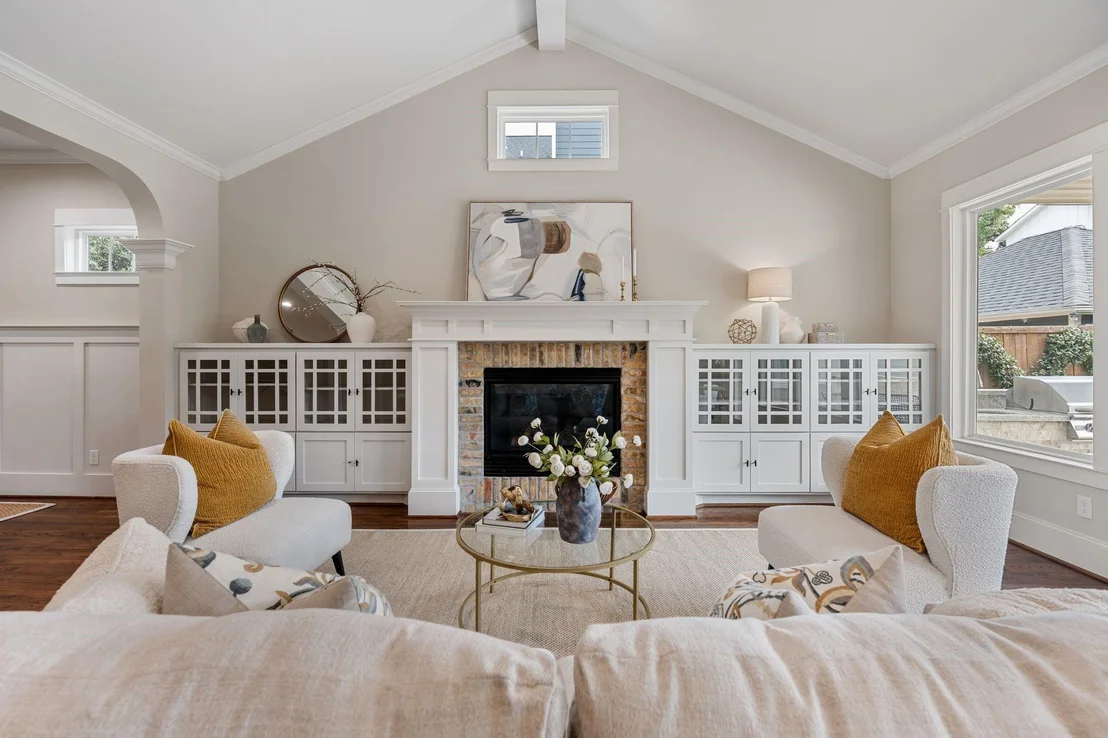 Photo of 1321 Chamboard Lane