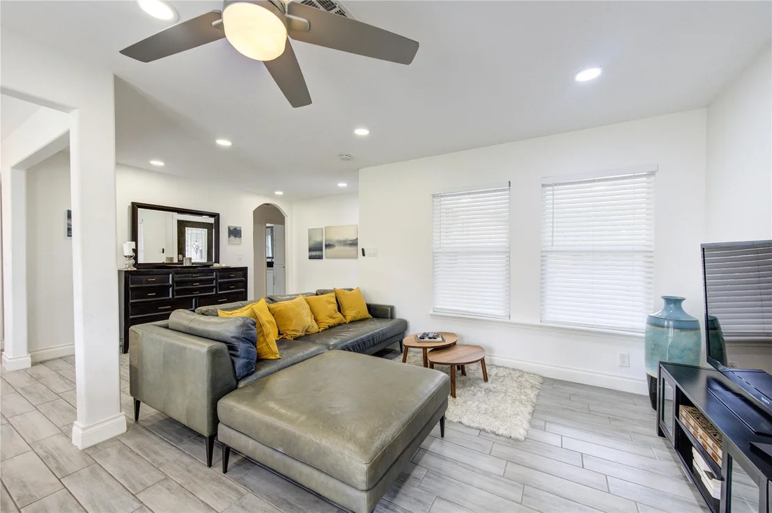 Photo of 7602 Hammerly Boulevard