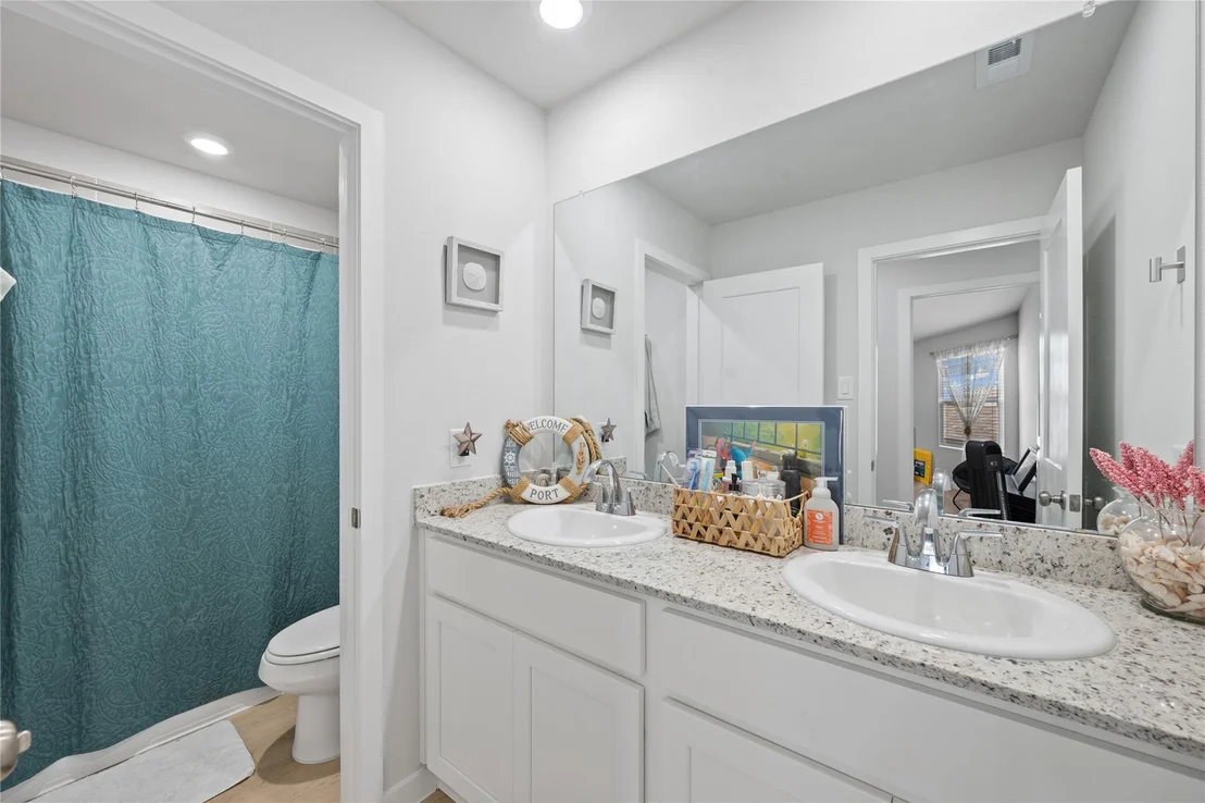 Photo of 17832 Lionheart Road