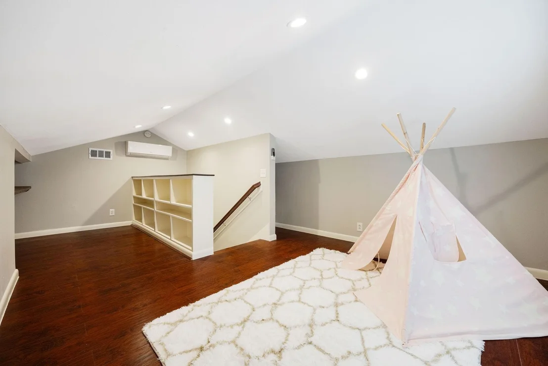 Photo of 10207 Oakpoint Drive