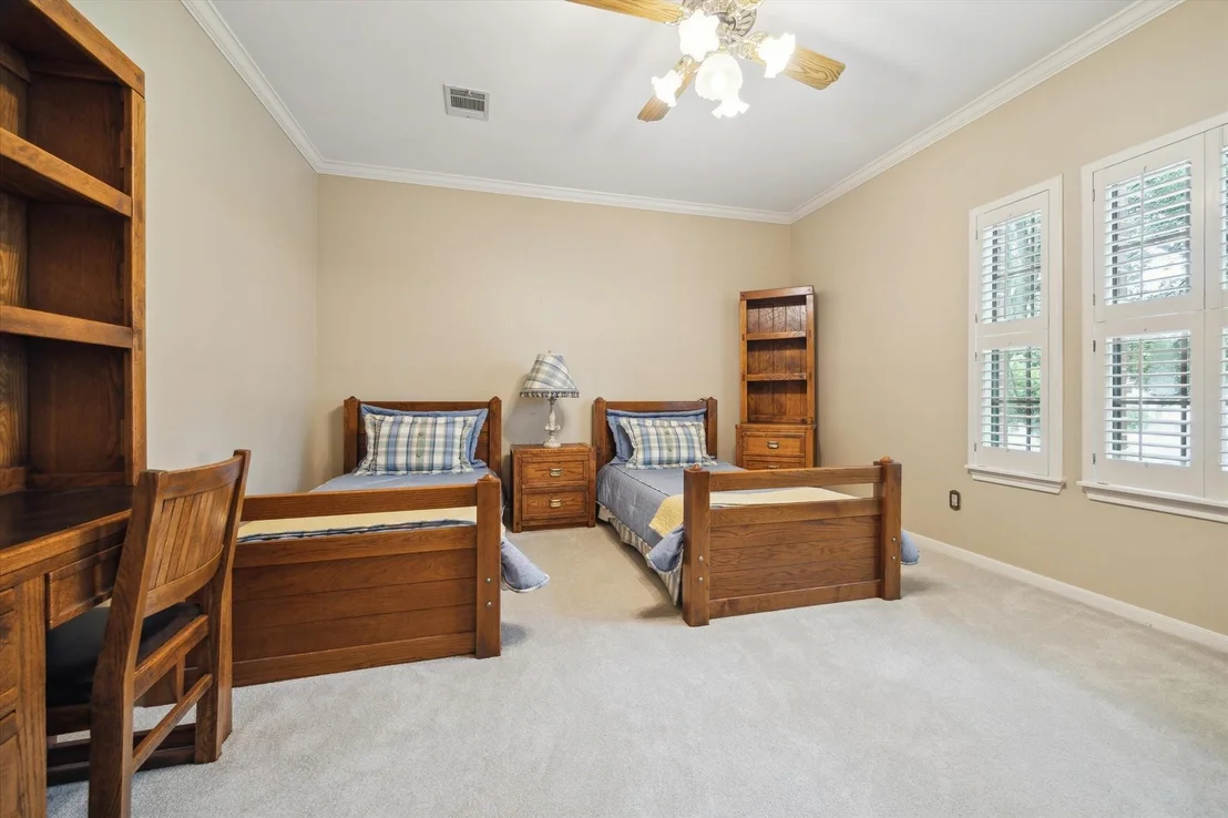 Photo of 345 Knipp Road