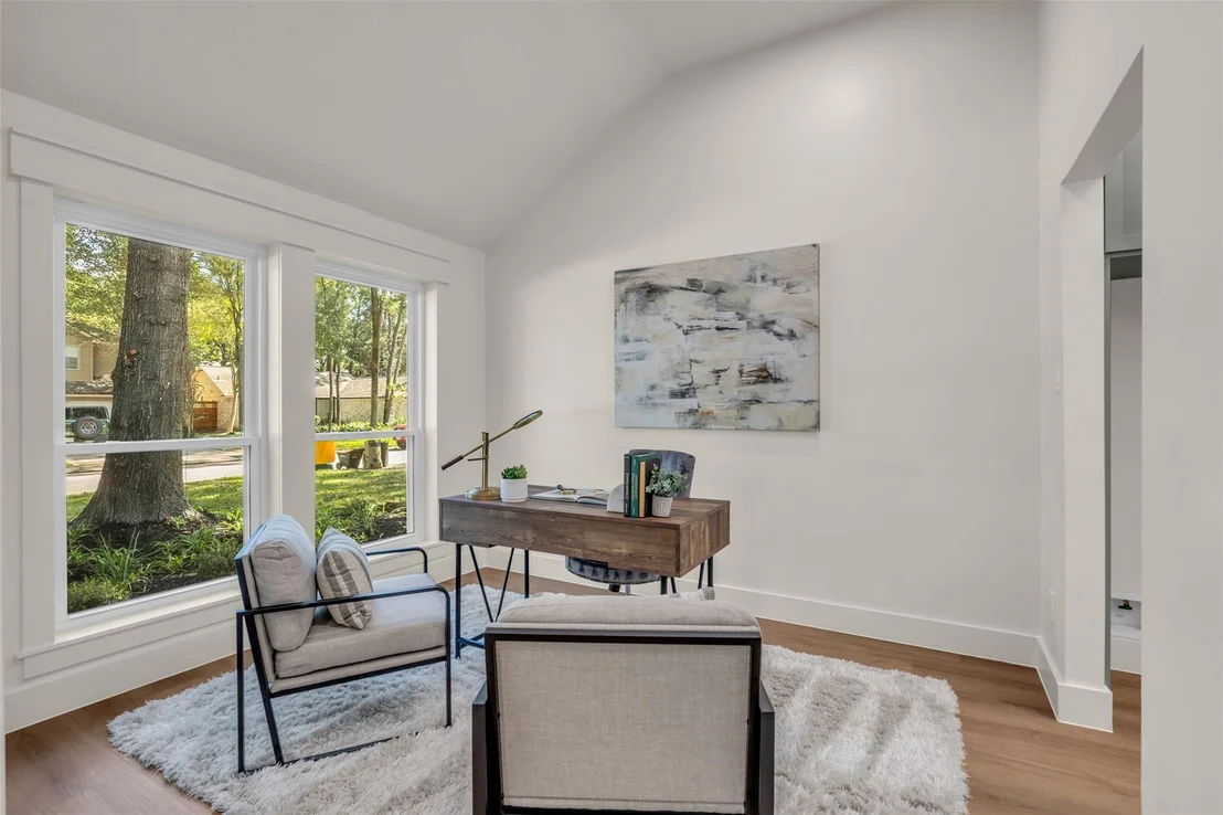 Photo of 235 S Pathfinders Circle