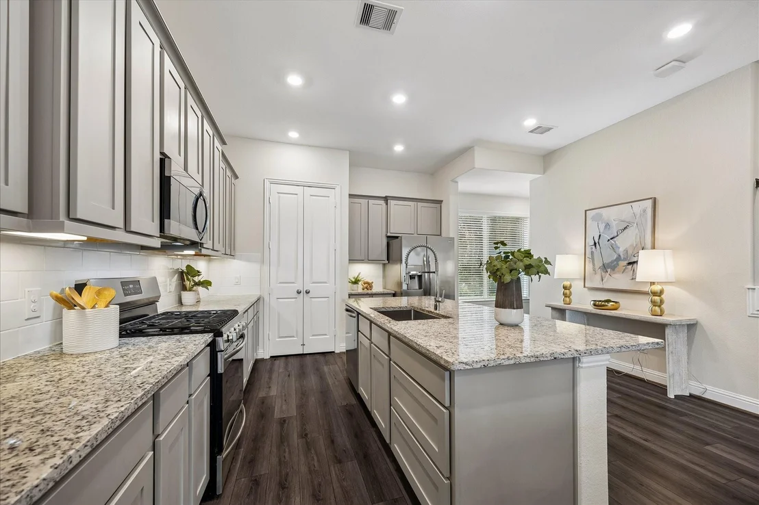 Photo of 11004 Mikula Drive