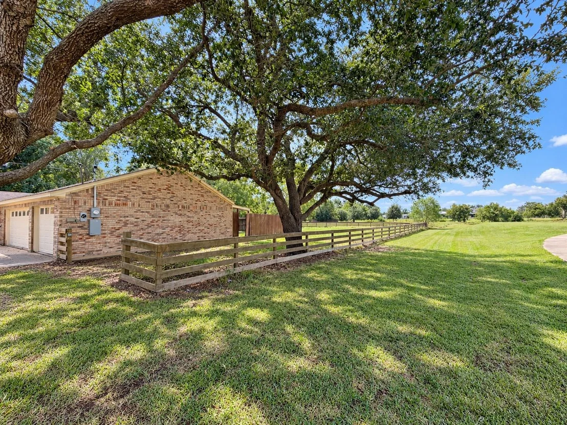 Photo of 407 Branding Iron Circle