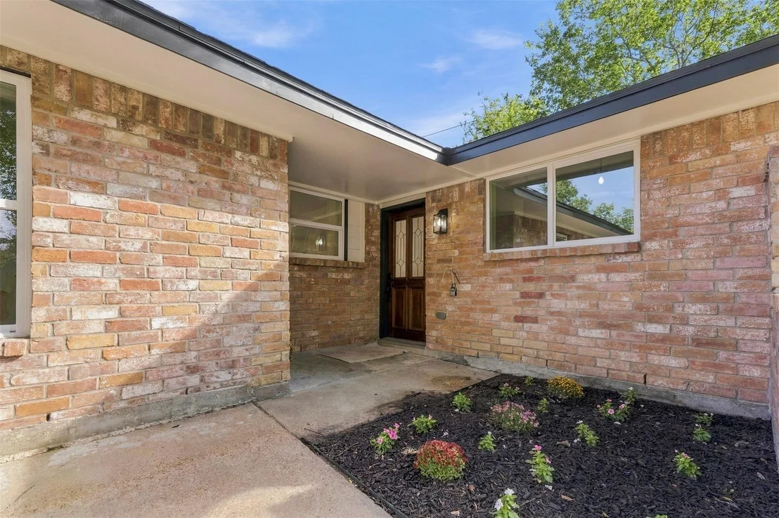 Photo of 7502 Woodsman Trail