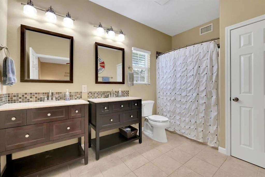 Photo of 221 Harbour Row Drive