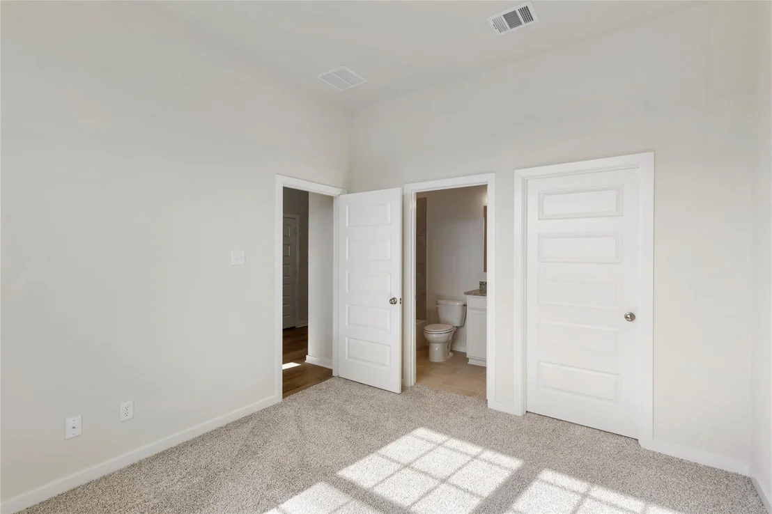 Photo of 1453 Lake Ridge Drive