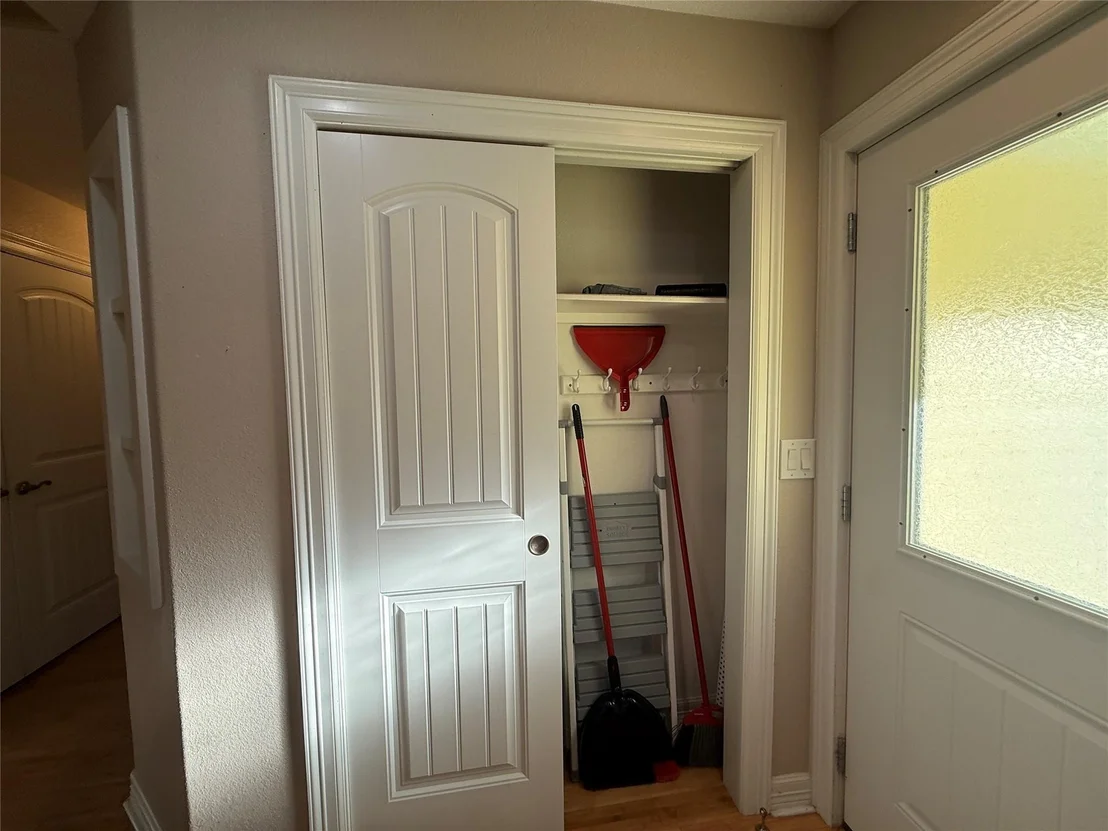 Photo of 200 Dewberry