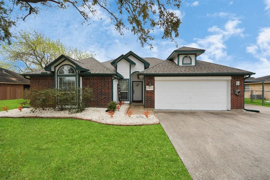 Photo of 2410 Lily Lane