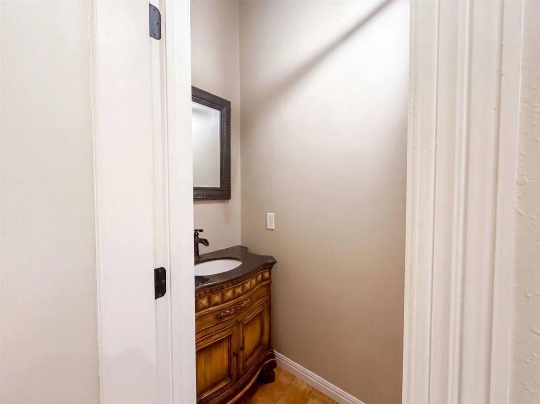 Photo of 1005 Lewis Drive