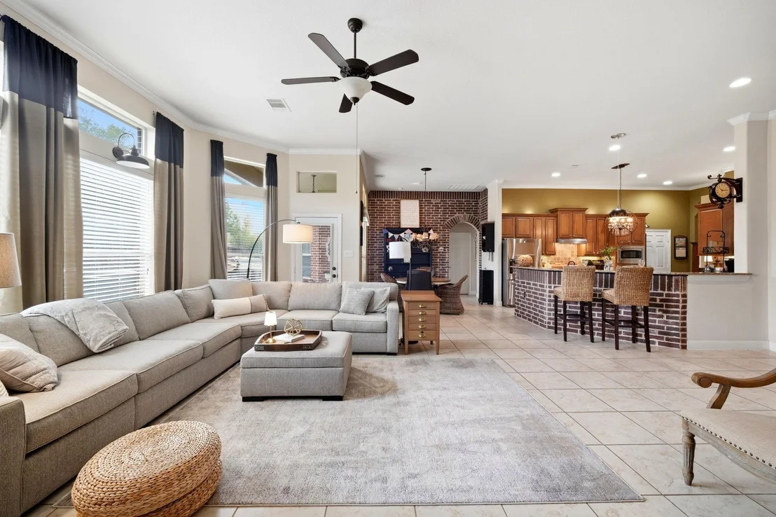 Photo of 25910 Northcrest Drive