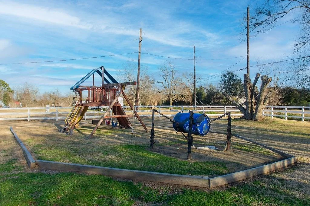 Photo of 2827 Louis Road