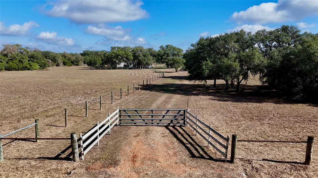 Photo of 415 County Road 457
