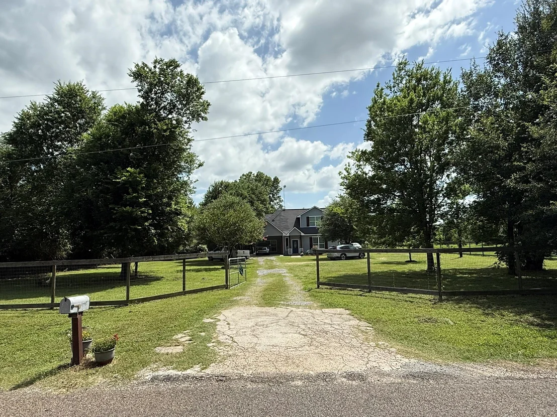 Photo of 8380 Shady Lane