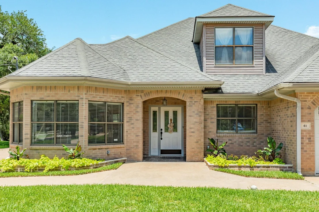 Photo of 41 Robinhood Lane