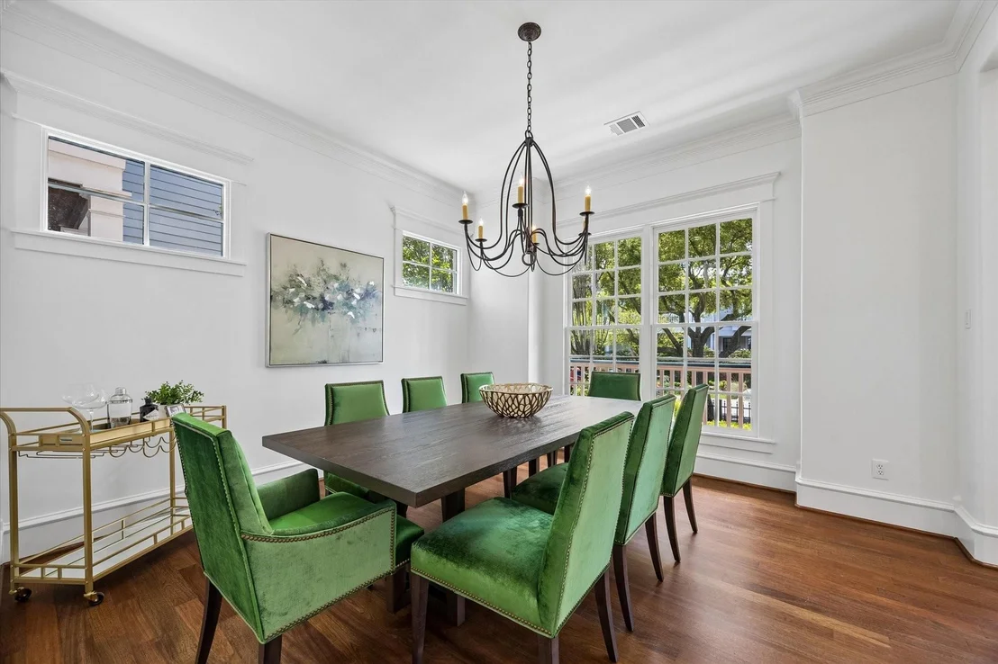 Photo of 705 W 9th Street